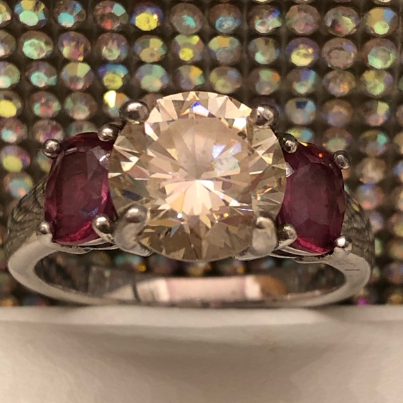 NWOT Sterling Silver Large Cubic Zirconia Ring With Pink Size Stones - Picture 3 of 7